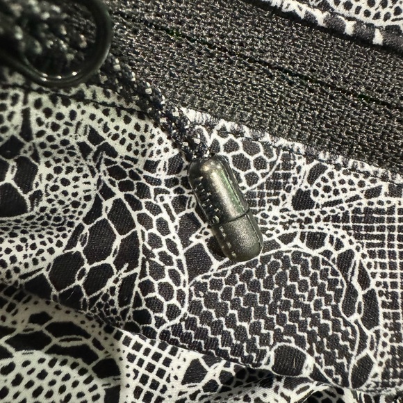 28” Lululemon Speed Wunder Tight Nulux Florence Speed Wunder 50G White Black 4. - Picture 11 of 14